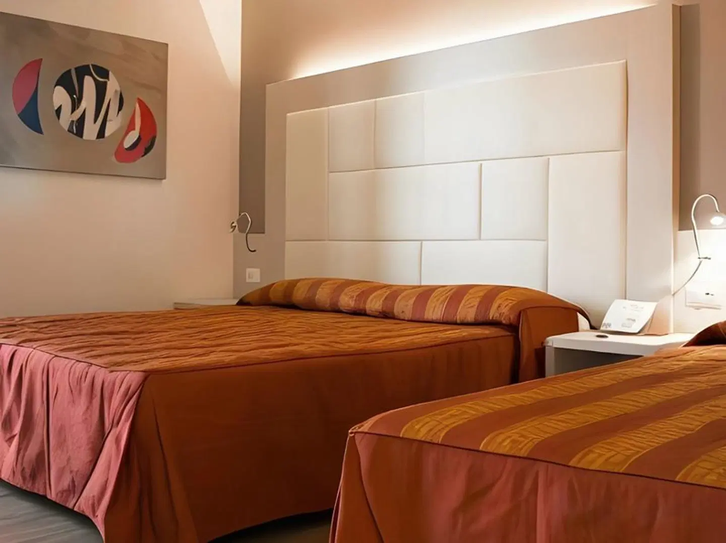 Alexander ROOM_EXAMPLE
