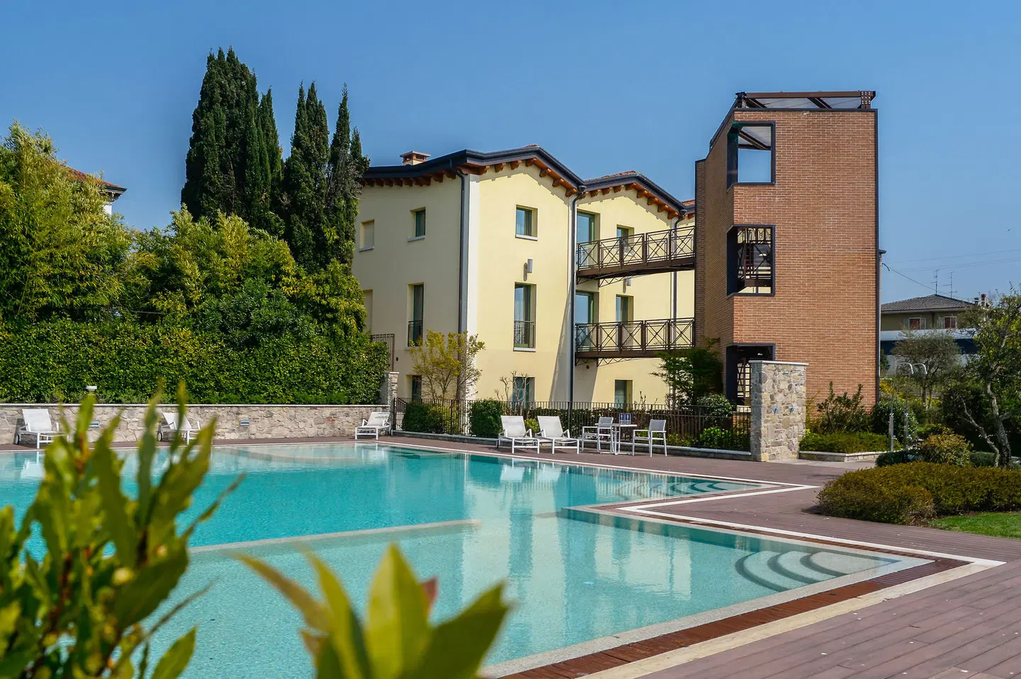 The Ziba Hotel & Spa OUTDOOR_POOL