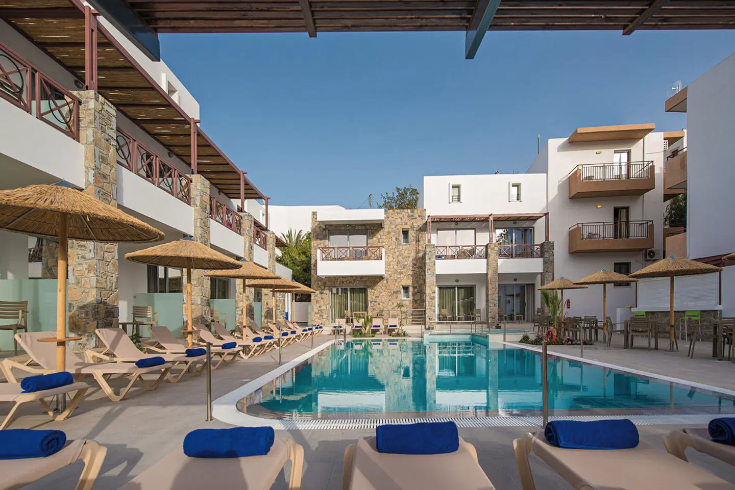 South Coast OUTDOOR_POOL