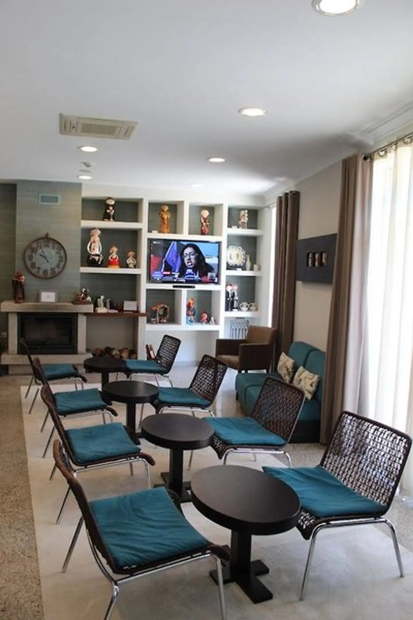 Lafoes LOUNGE_LOBBY