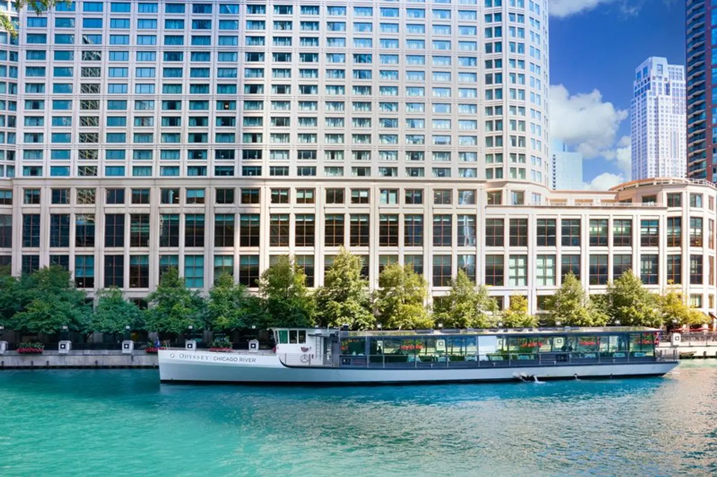 Sheraton Grand Chicago EXTERIOR