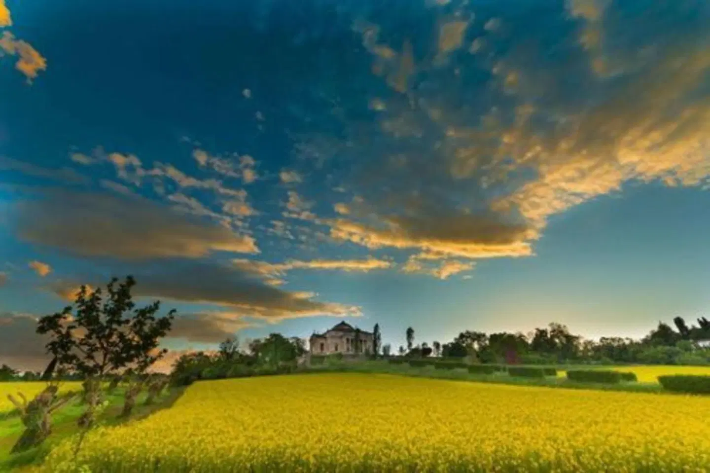 Key Hotel LANDSCAPE