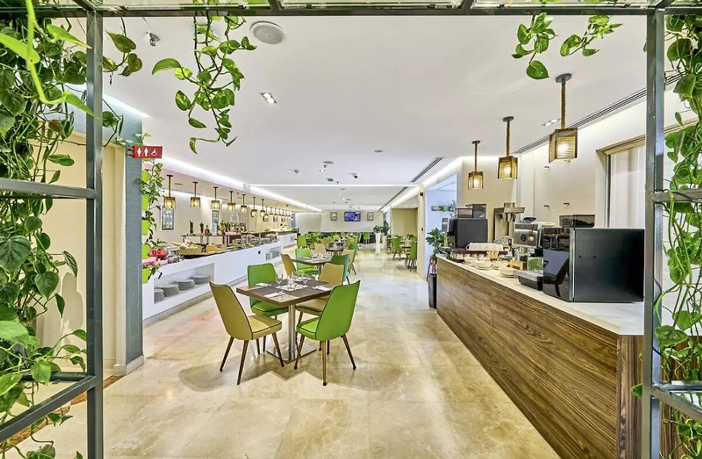 Ramada Hotel & Suites by Wyndham Dubai JBR Bar
