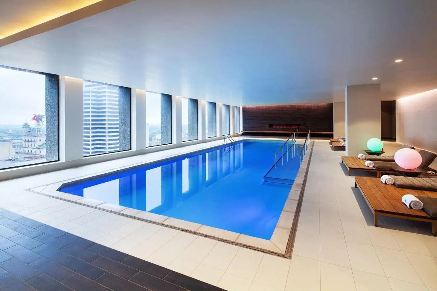The Westin Dallas Downtown Hallenbad