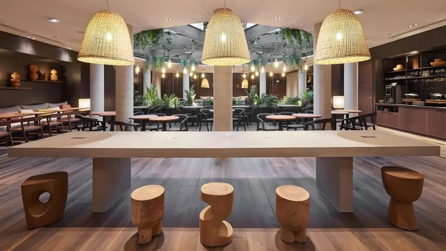 Le Bellune Paris Hotel Bar