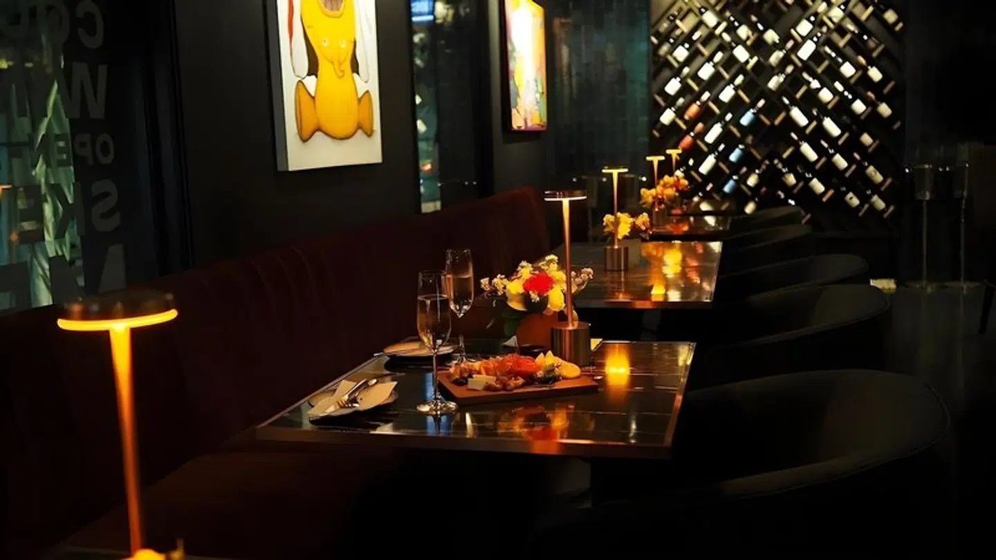 The Gravitique Hotel Khaosan Restaurant