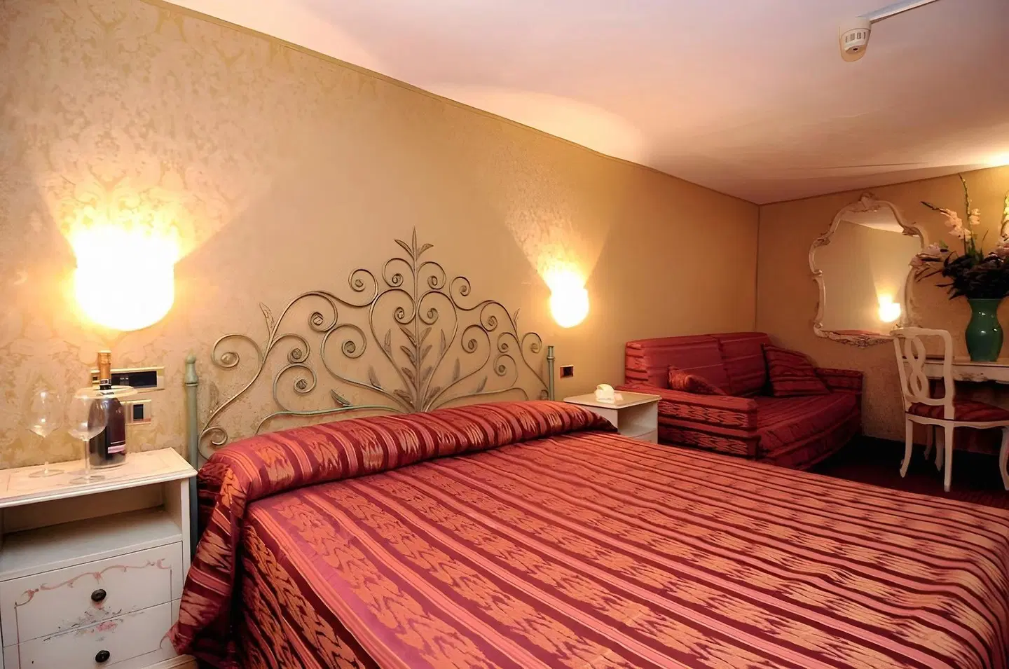 Castello ROOM_EXAMPLE