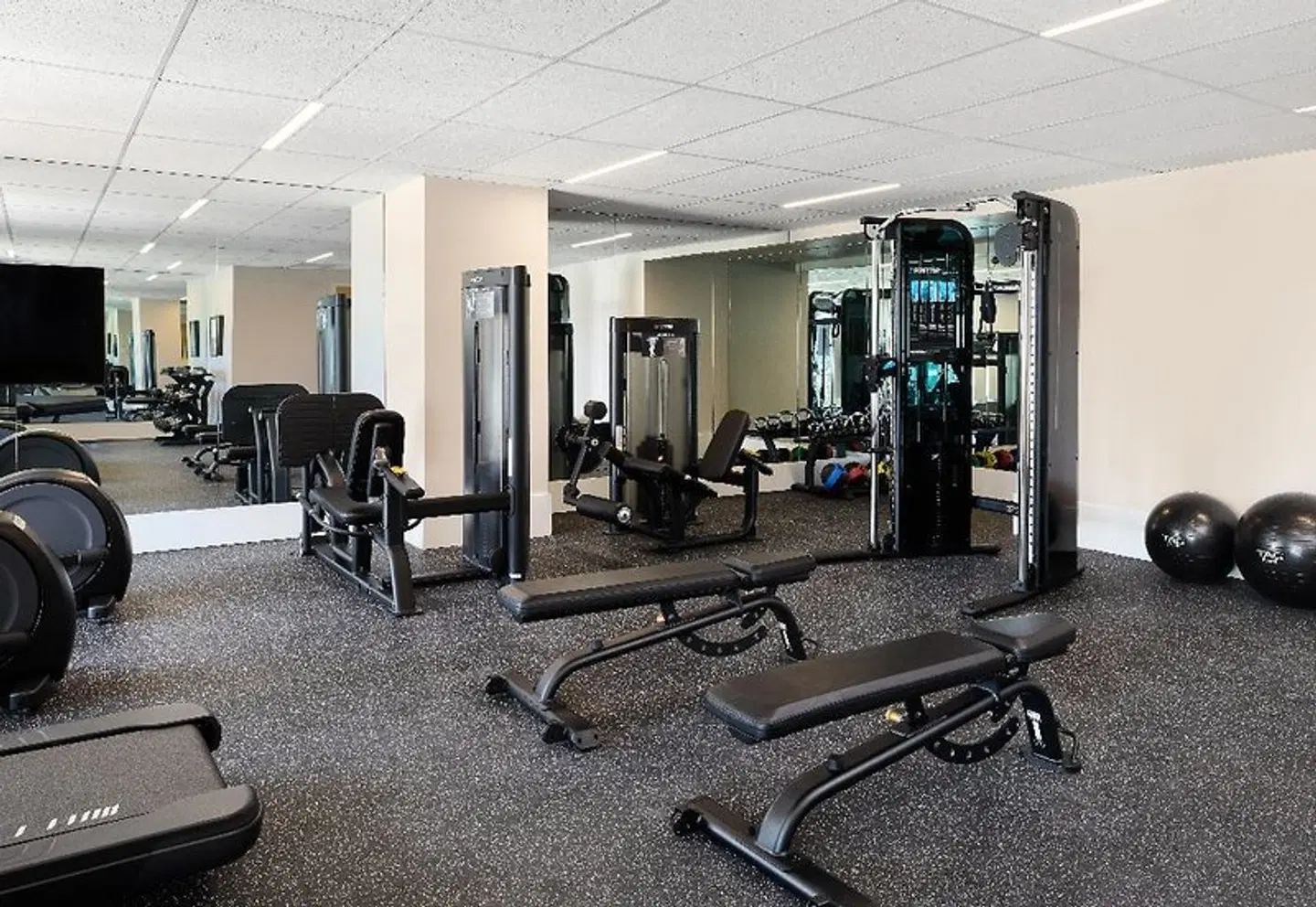 Kimpton Claret Hotel, an IHG Hotel SPORTS_AND_LEISURE