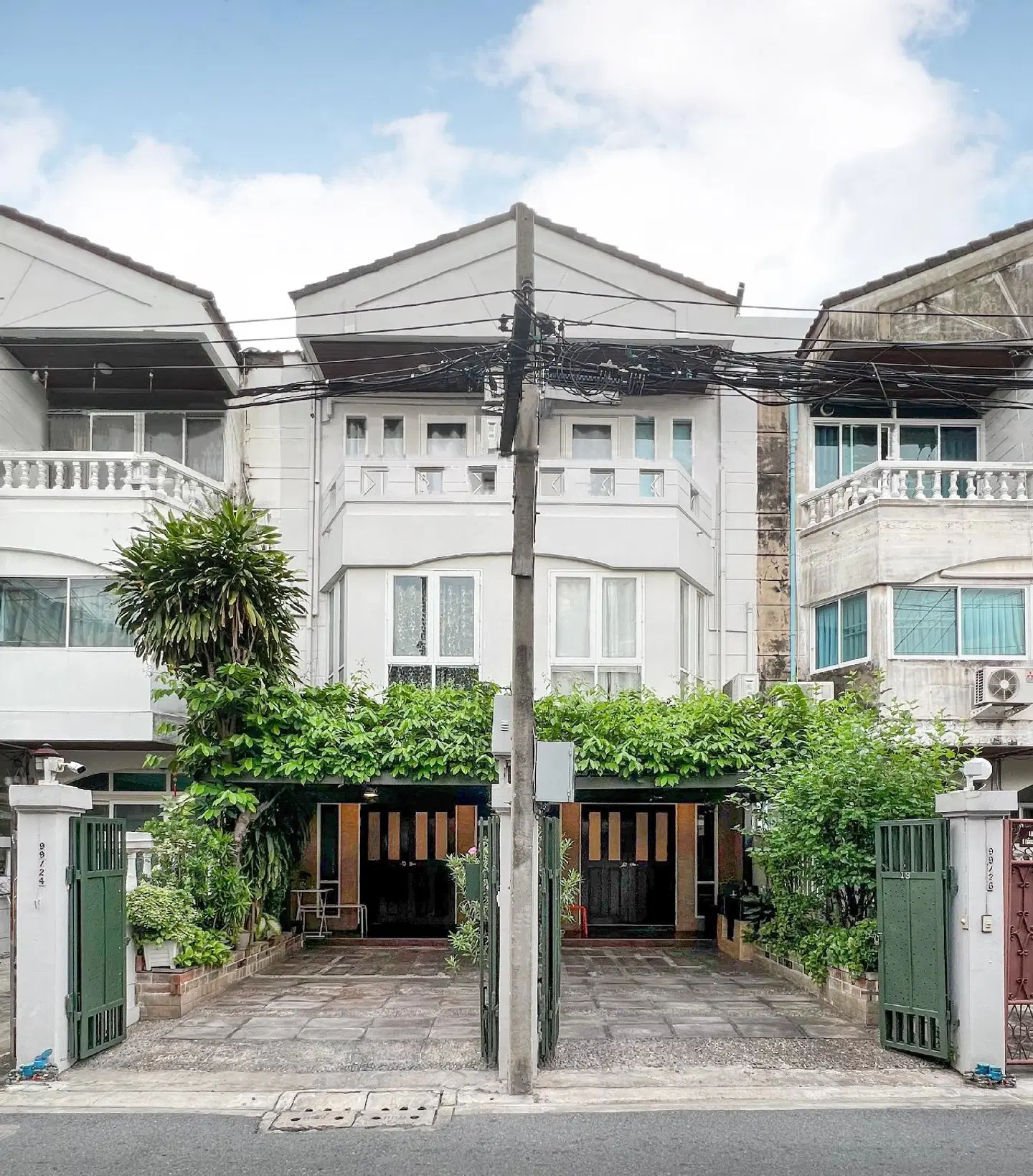 Neveu Premier Residence EXTERIOR