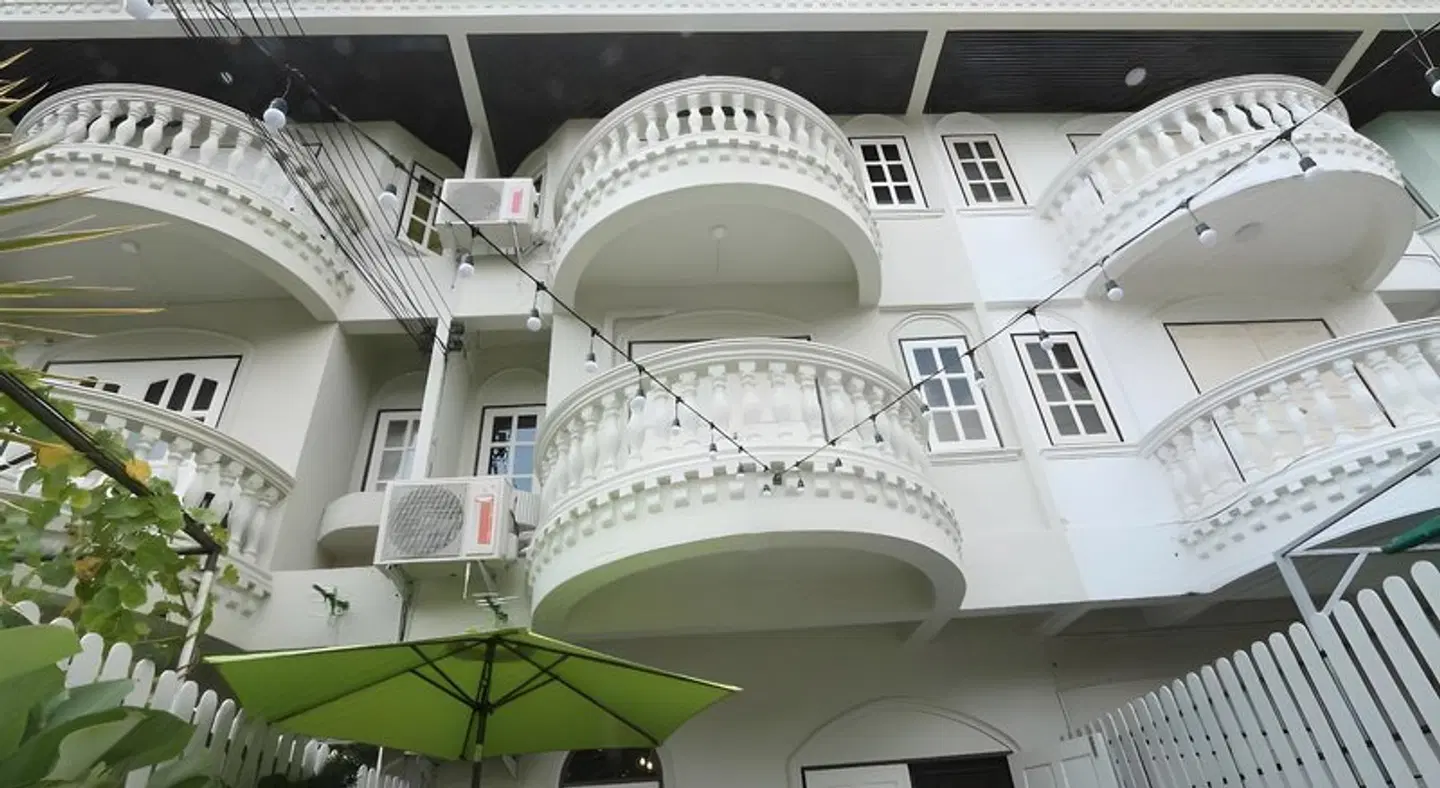 Neveu Premier Residence EXTERIOR