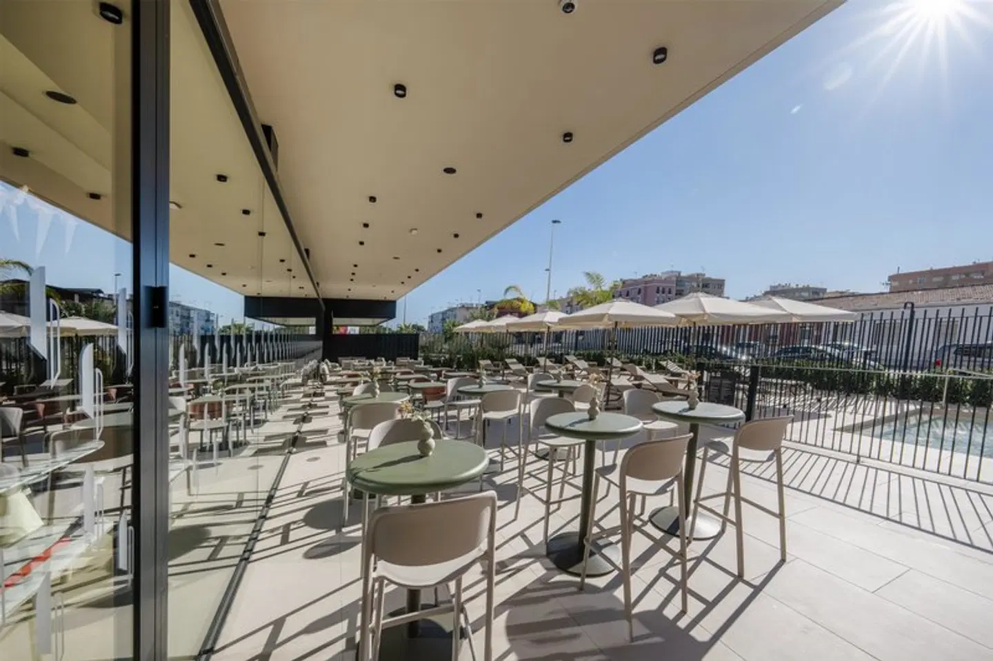 Hampton by Hilton Alicante Airport Terrasse