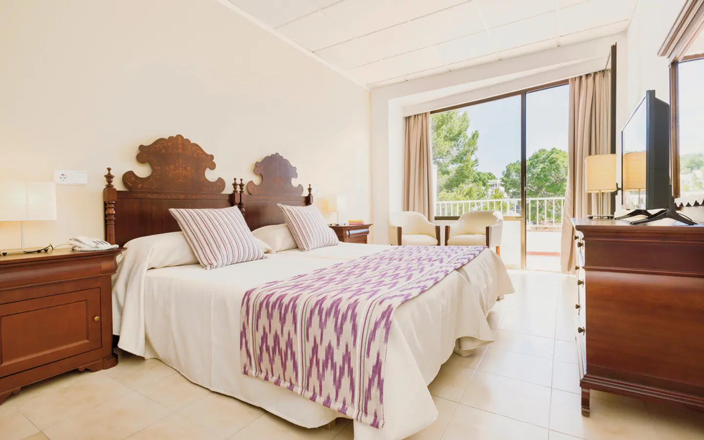 Gayá ROOM_EXAMPLE