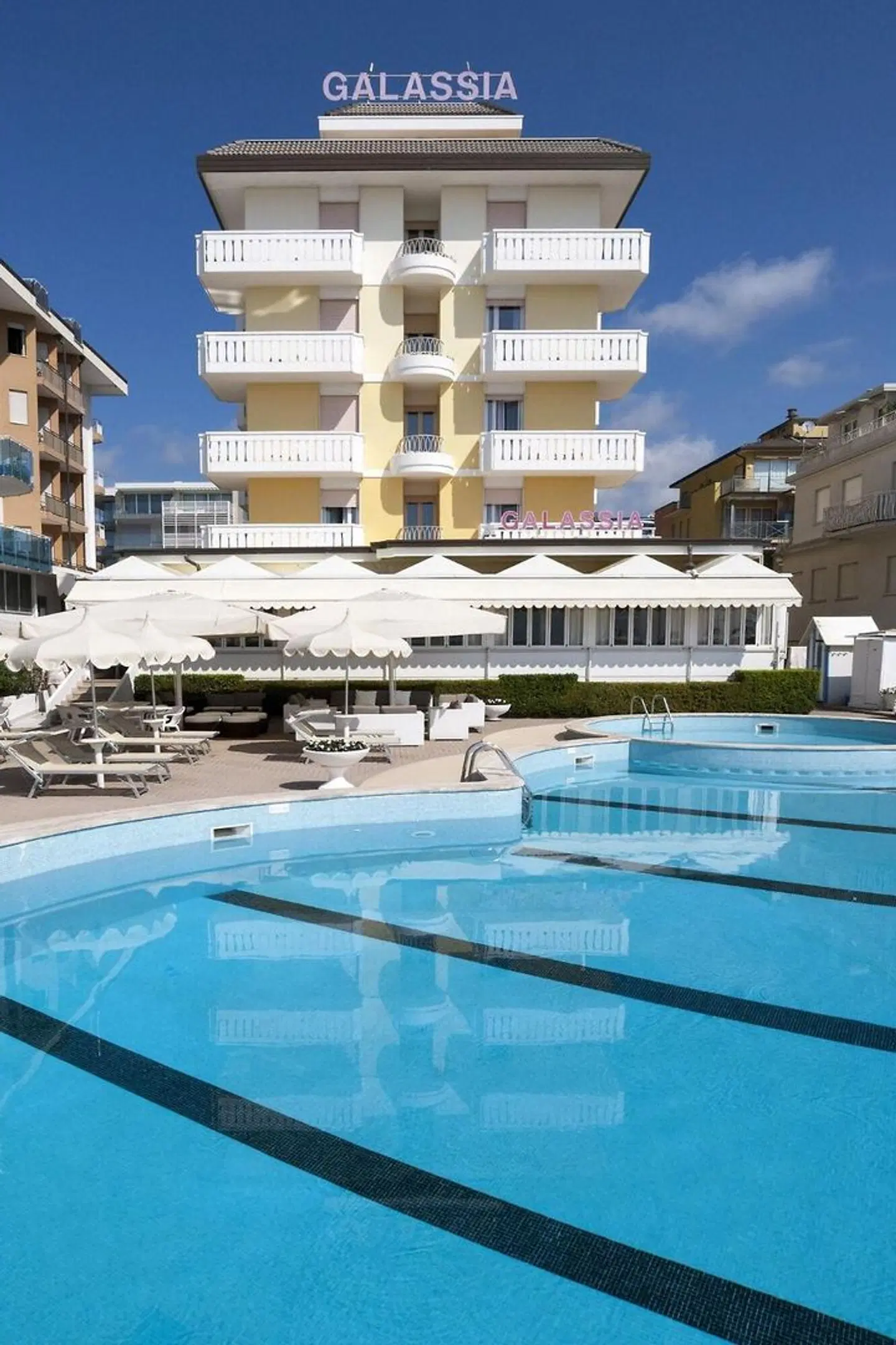 Galassia OUTDOOR_POOL
