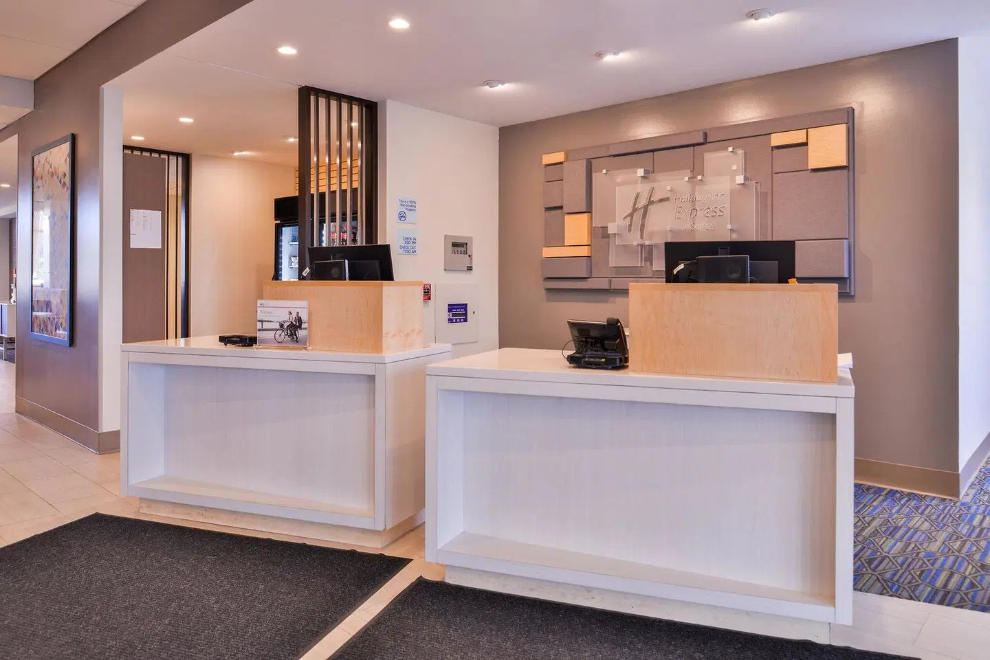 Holiday Inn Express & Suites Mall of America - MSP Airport by IHG LOUNGE_LOBBY