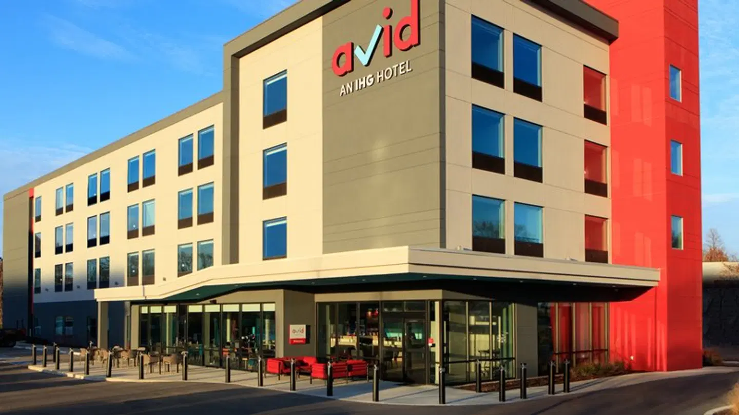 Avid Hotels Pueblo North EXTERIOR