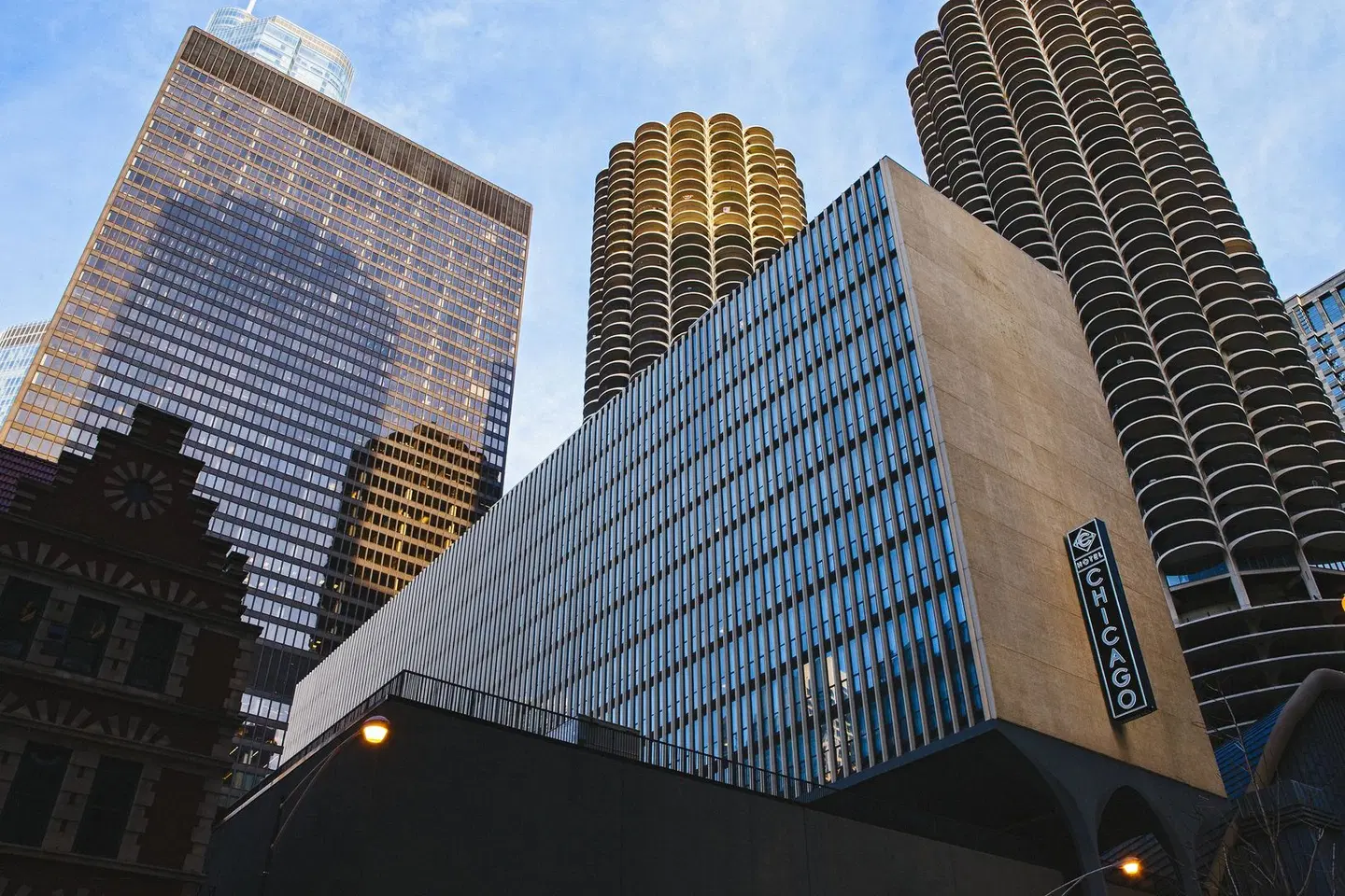 Hotel Chicago Downtown, Autograph Collection EXTERIOR