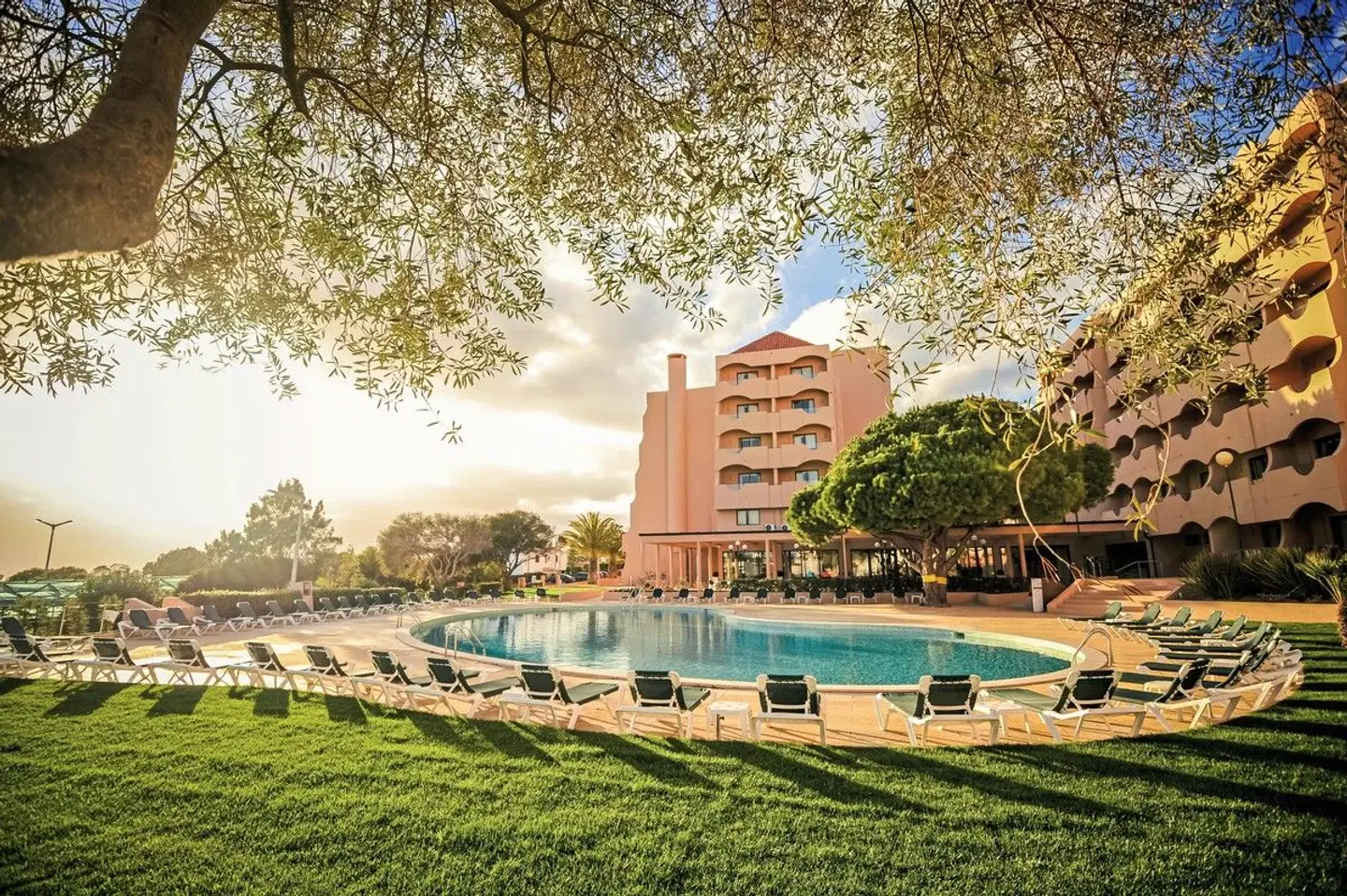 Vila Galé Atlantico OUTDOOR_POOL