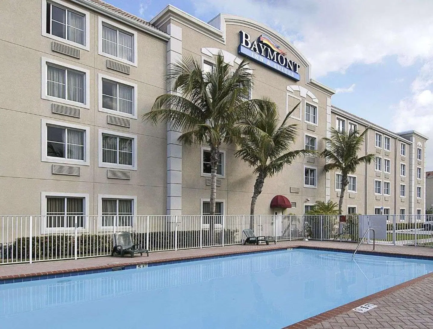 Baymont by Wyndham Miami Doral EXTERIOR