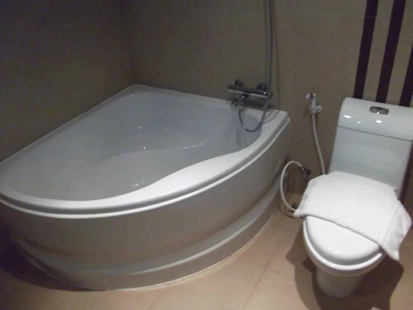 Bangkok City Hotel Badezimmer