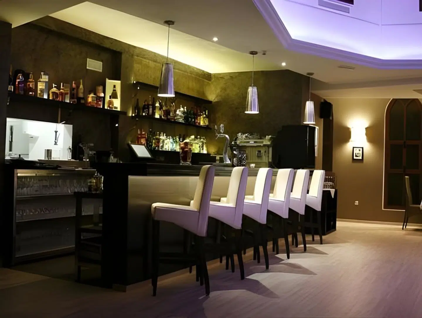 Occidental Pueblo Acantilado Bar