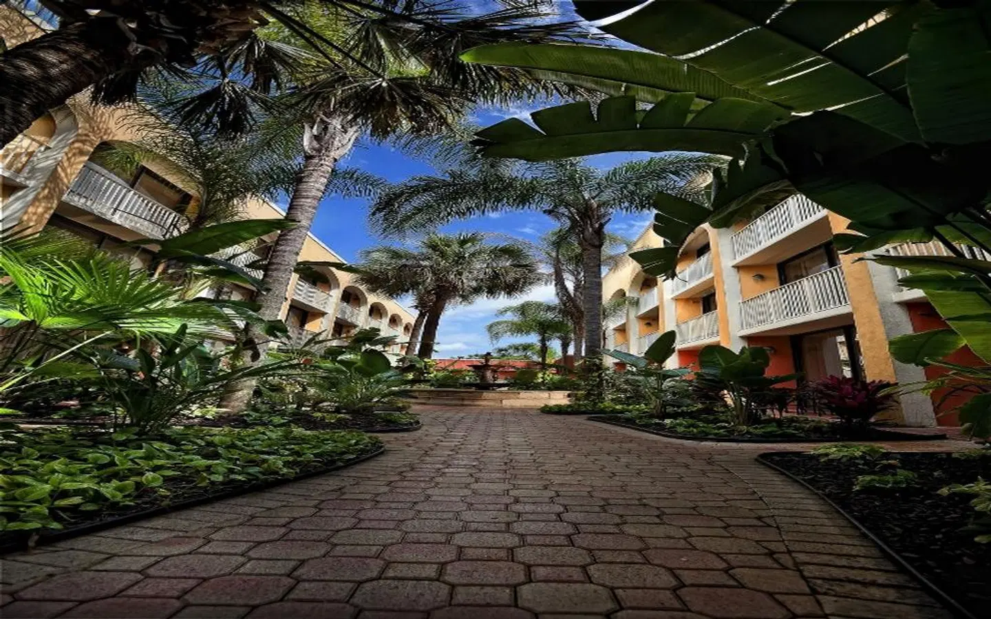 Westgate Towers Resort EXTERIOR