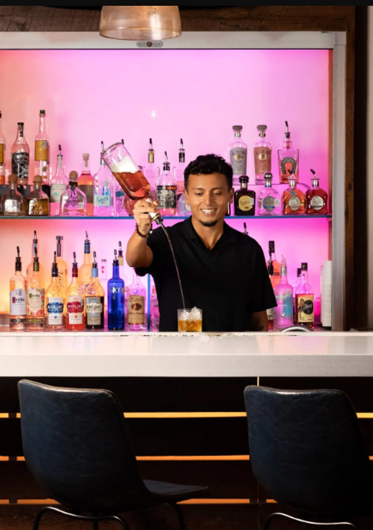 Canvas Hotel Dallas Bar