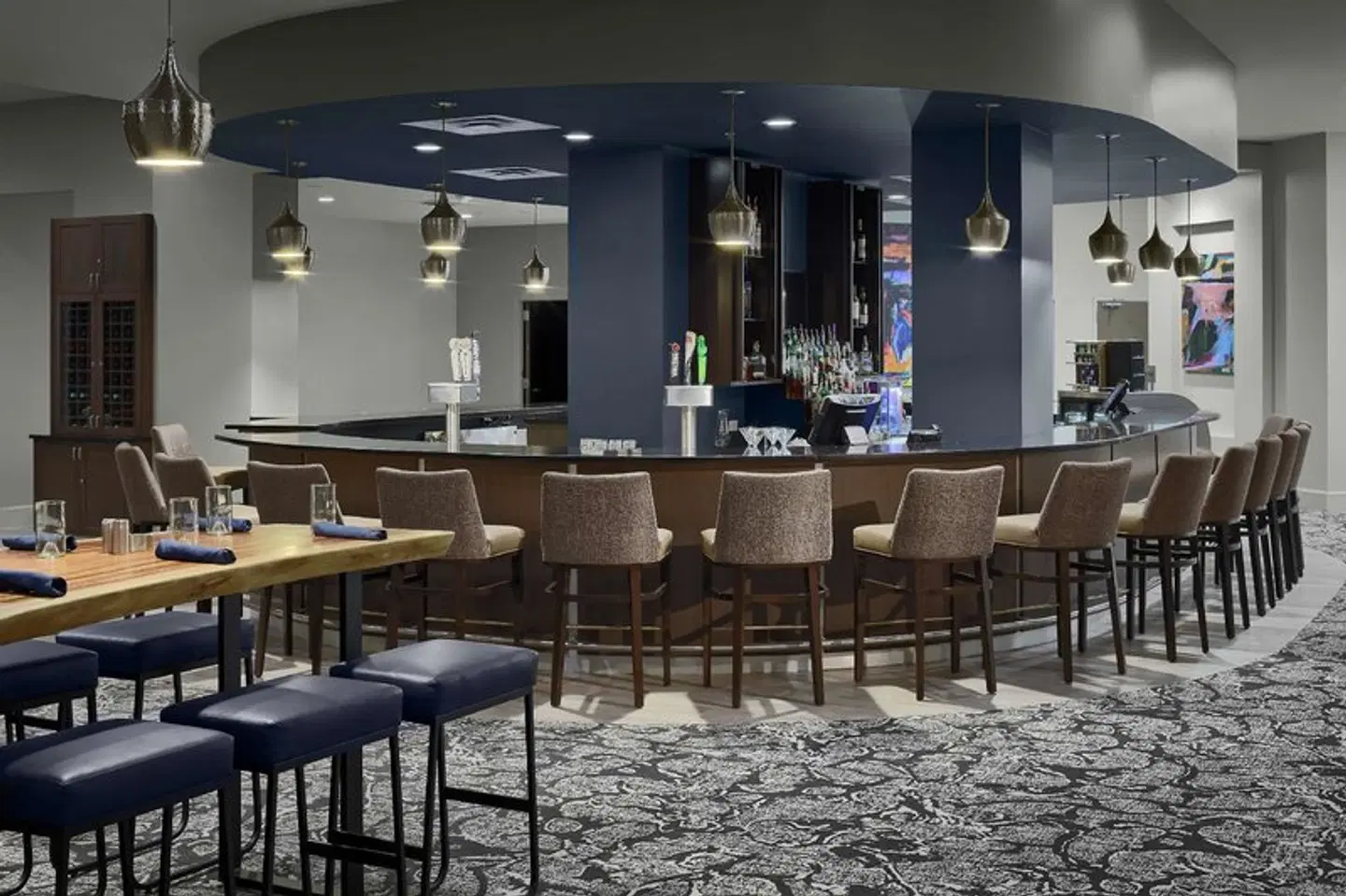 DoubleTree by Hilton San Antonio Downtown Bar