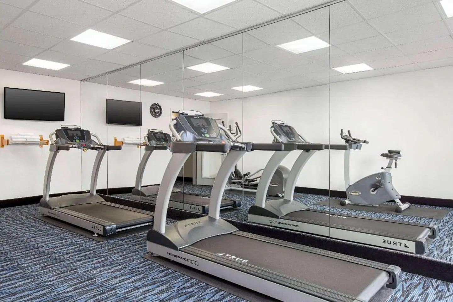 Ramada Marina SPORTS_AND_LEISURE