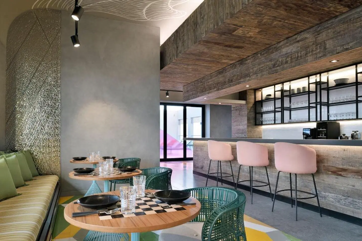 Aloft Muscat Bar