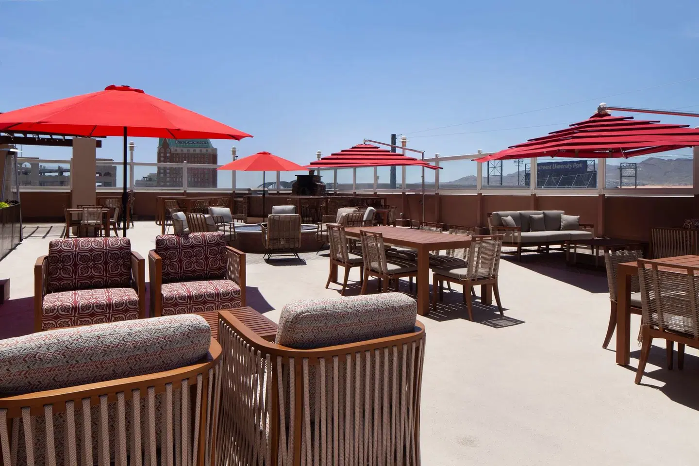 DoubleTree by Hilton El Paso Downtown/City Center Terrasse