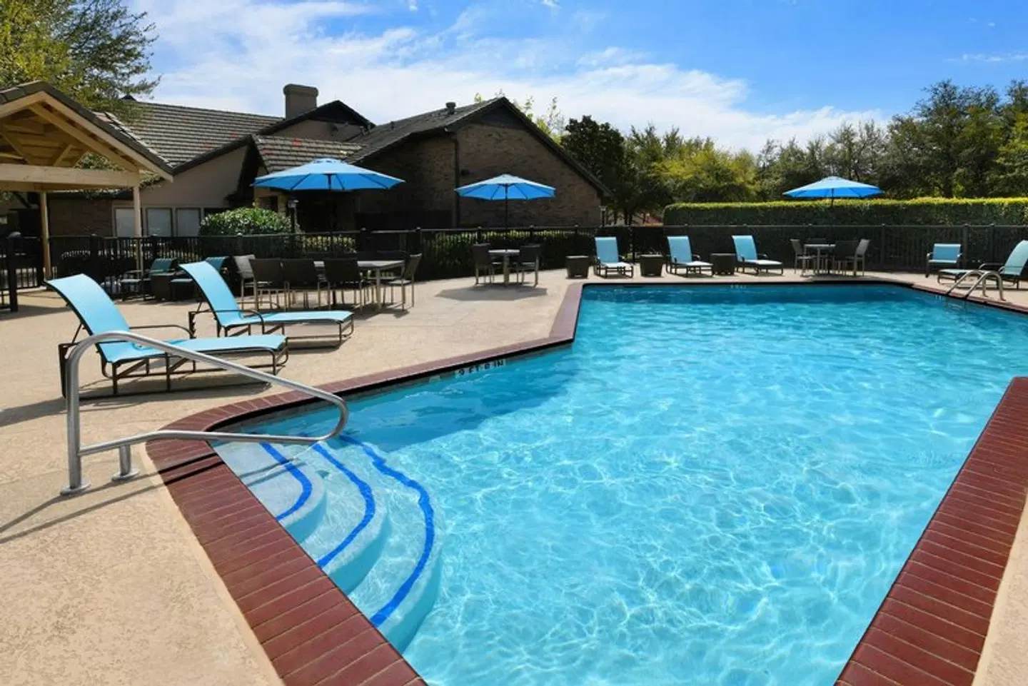 Residence Inn by Marriott Dallas Plano/Legacy OUTDOOR_POOL