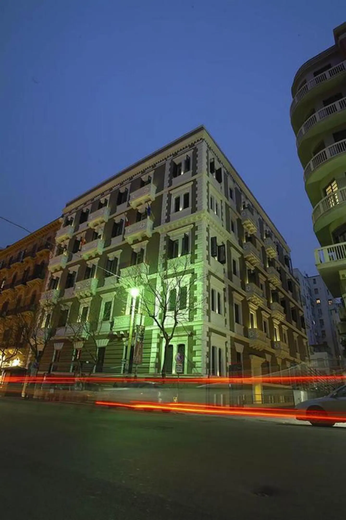 Hotel Garibaldi EXTERIOR