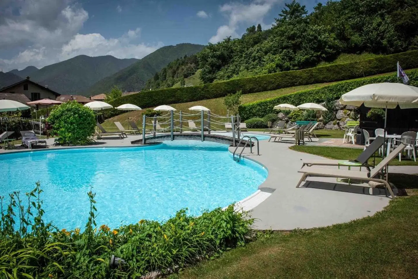 Garden OUTDOOR_POOL