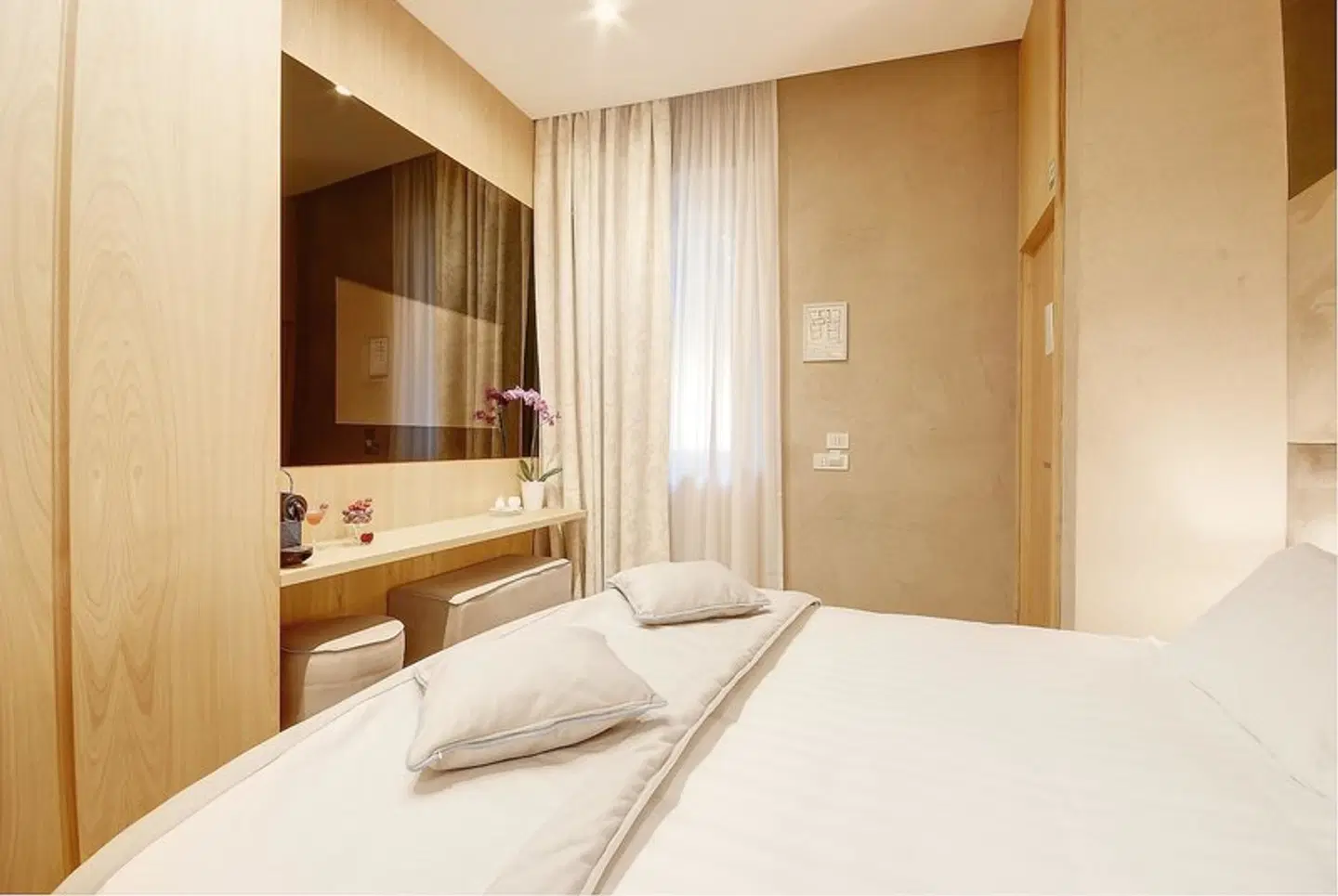 Sun Suite Luxury Pantheon ROOM_EXAMPLE