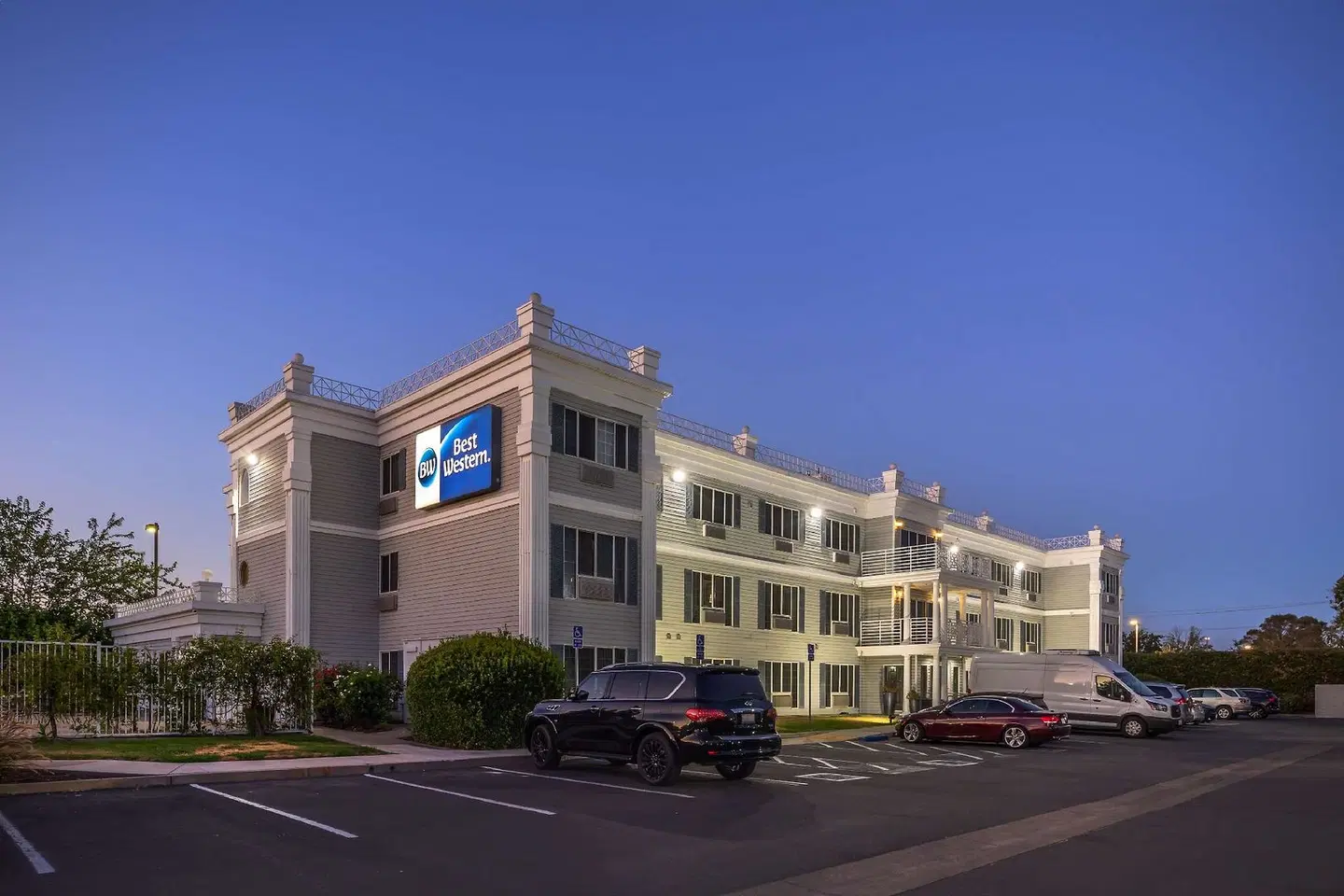 Best Western Capital City Inn EXTERIOR