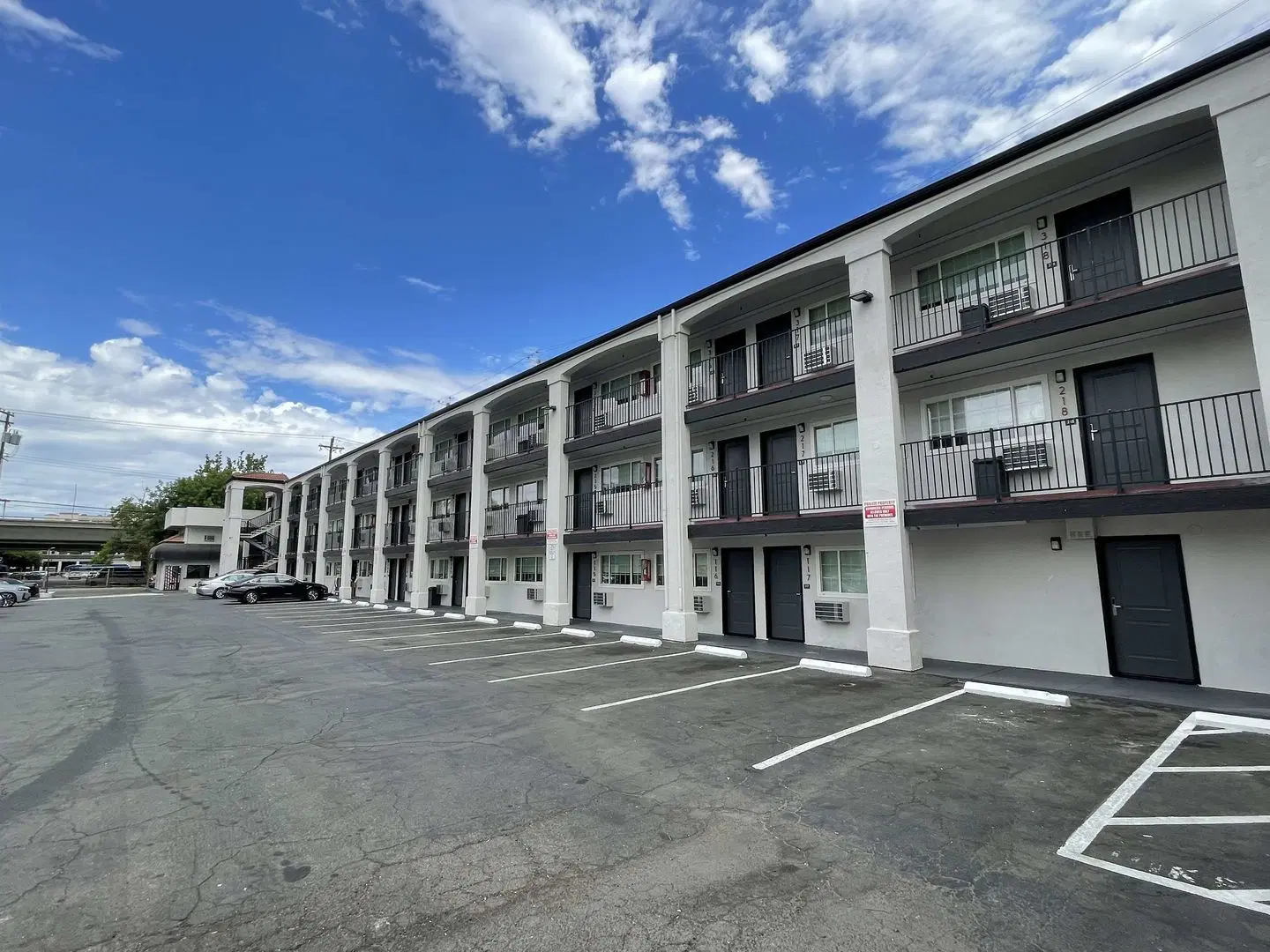 The Midtowner Hotel, SureStay Collection by Best Western EXTERIOR