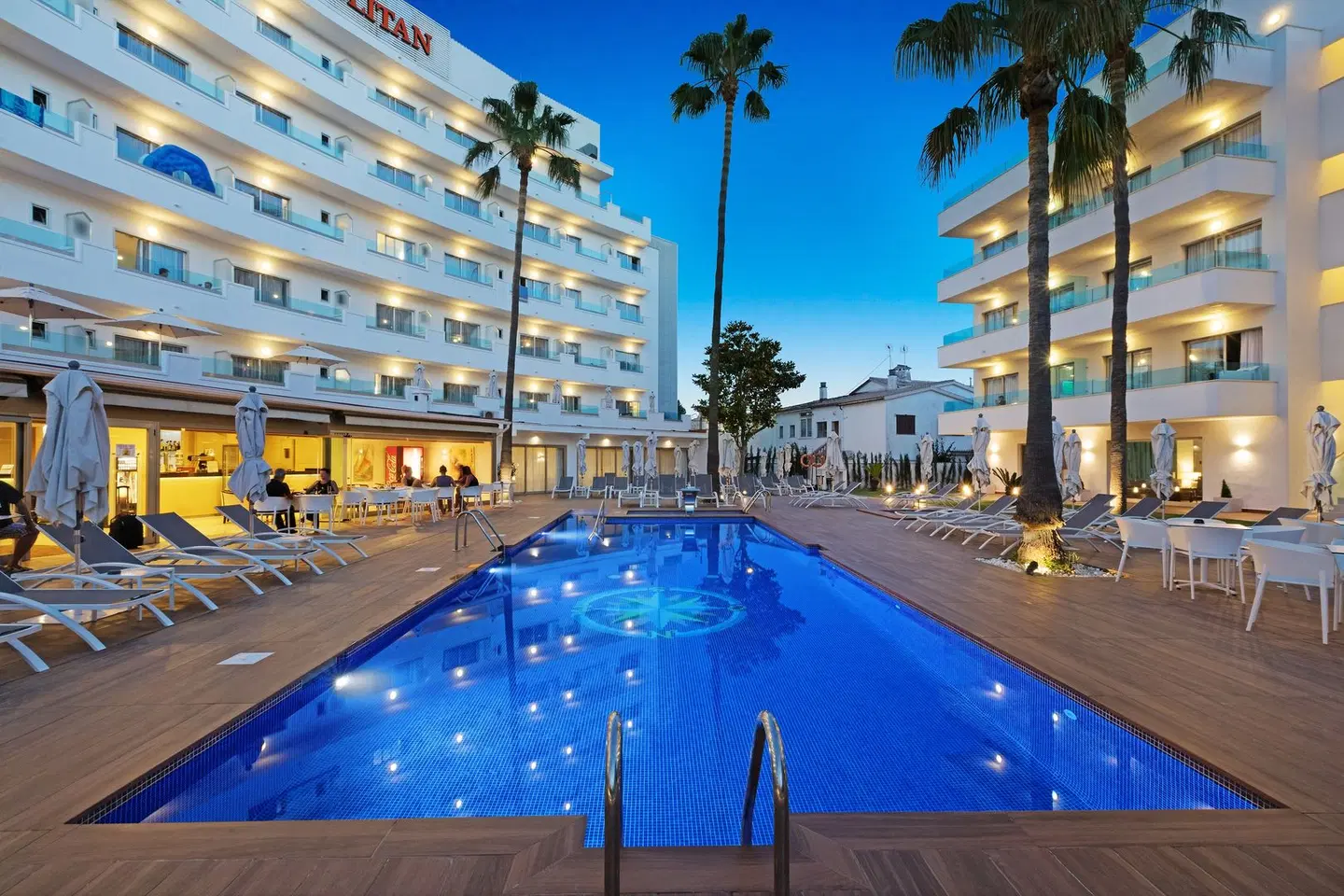 Metropolitan Playa OUTDOOR_POOL