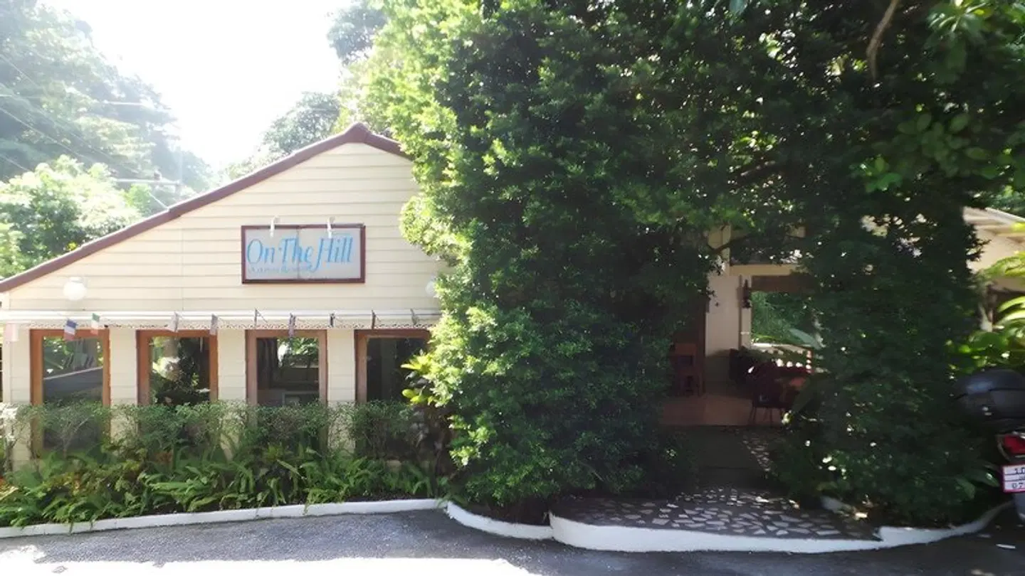 On The Hill Karon Resort EXTERIOR