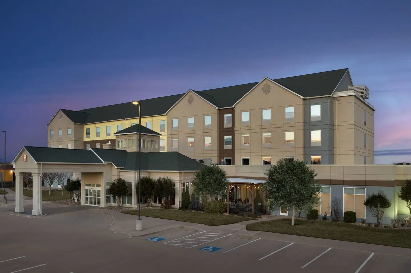 Hilton Garden Inn Abilene EXTERIOR