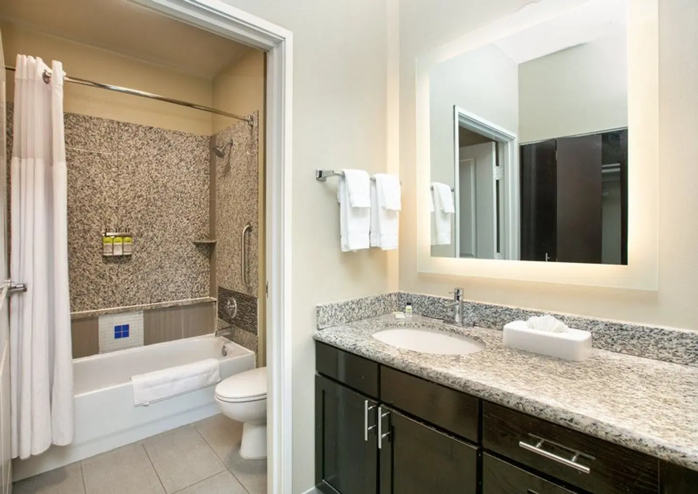 Staybridge Suites Plano - Richardson Area by IHG Badezimmer