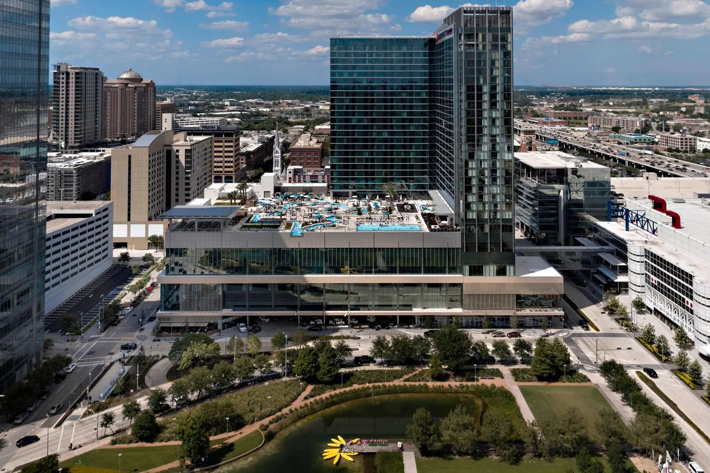 Marriott Marquis Houston EXTERIOR