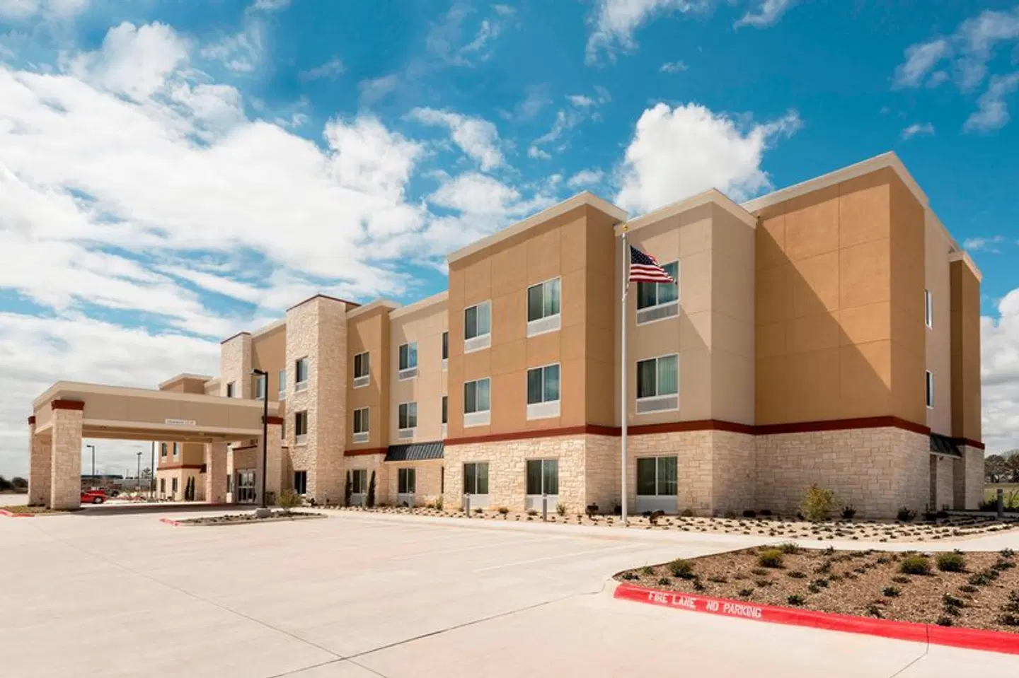 Fairfield by Marriott Inn & Suites Fredericksburg EXTERIOR
