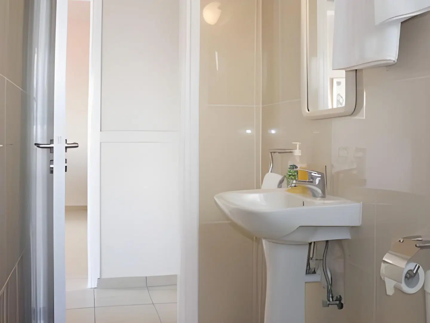 Alexia Hotel Apartments BATHROOM