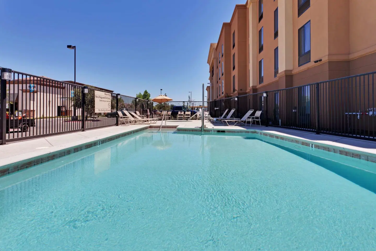 Hampton Inn & Suites Fresno-Northwest OUTDOOR_POOL