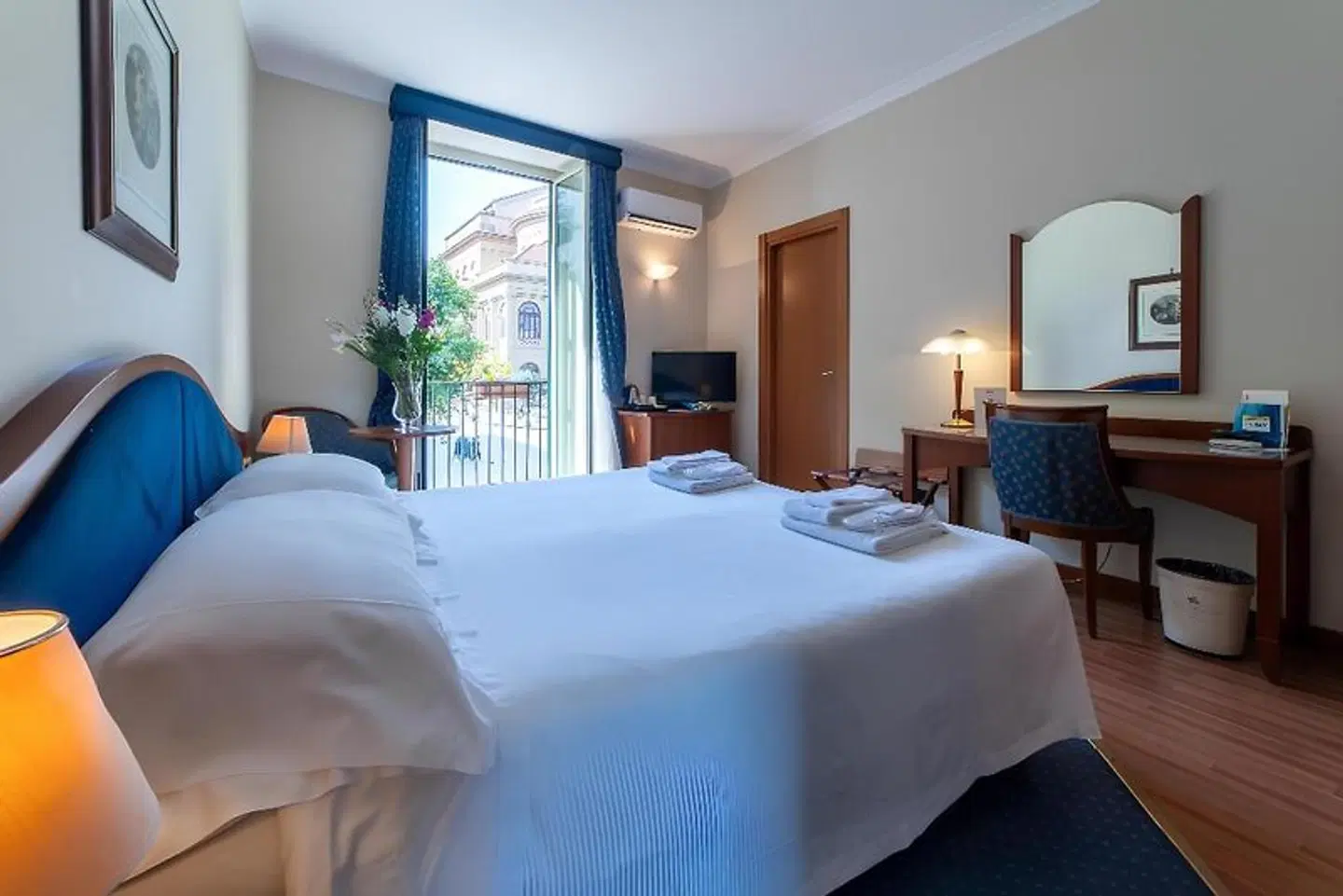 Massimo Plaza Hotel ROOM_EXAMPLE