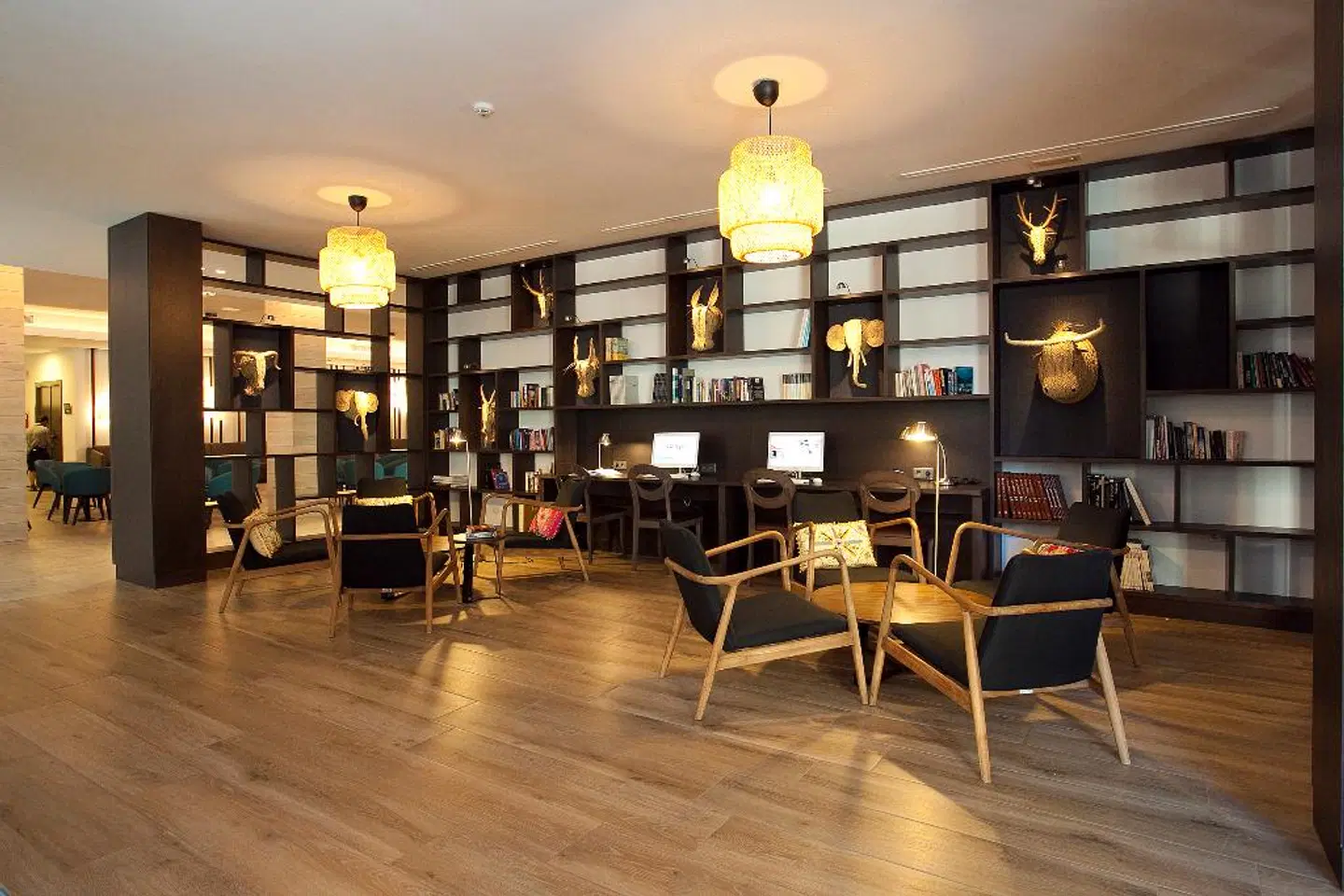 Cap Negret Bar
