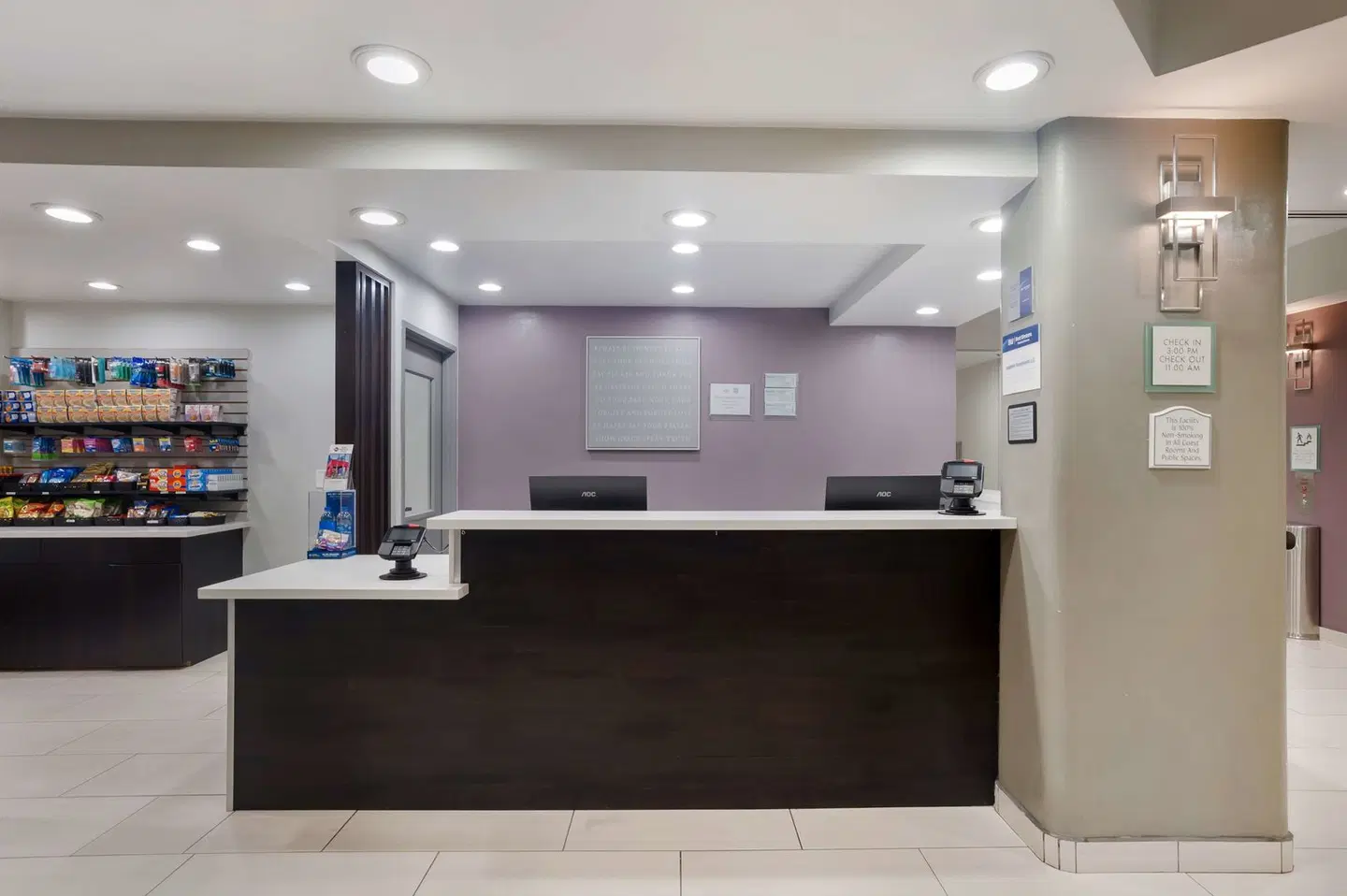 Ramada Commerce LOUNGE_LOBBY