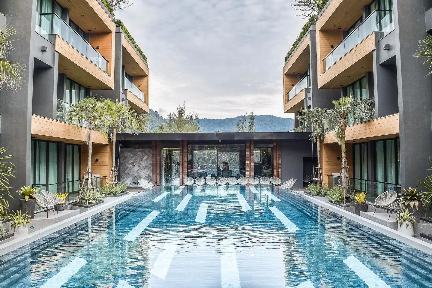 Glam Habitat Hotel OUTDOOR_POOL