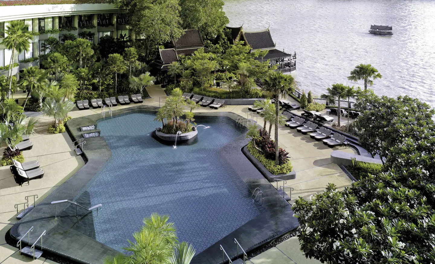 Shangri-La Hotel Bangkok EXTERIOR