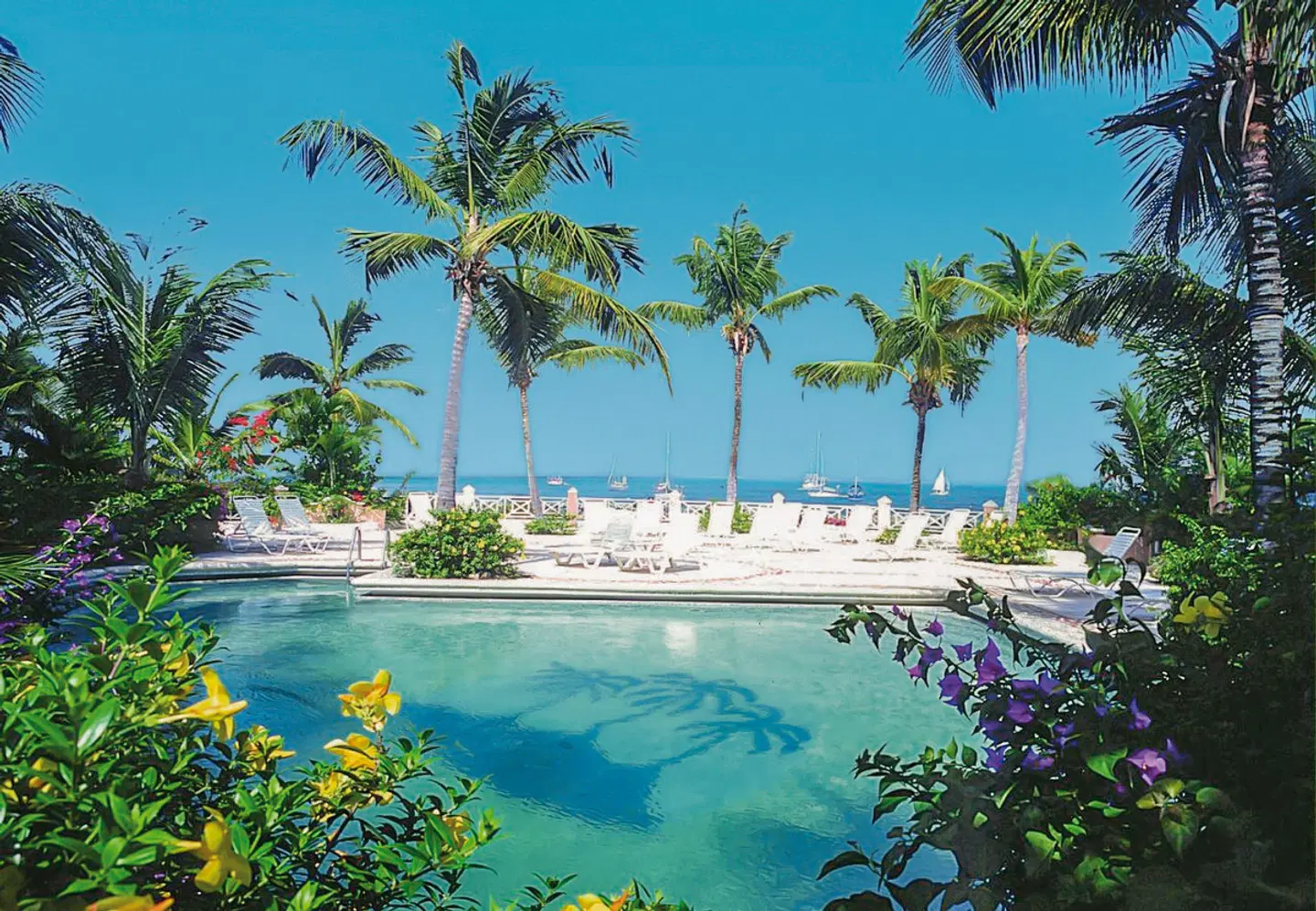 Coco Reef Resort & Spa OUTDOOR_POOL